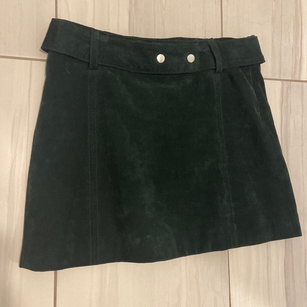 Corduroy green Zara skirt! Removable built-in belt with easy buttons